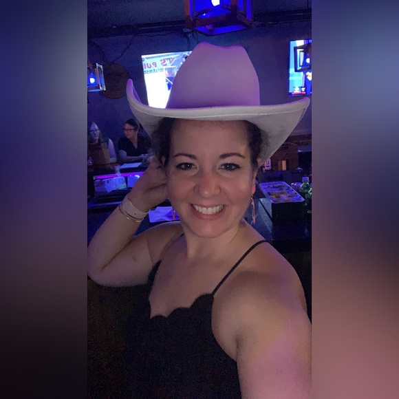 🚨@cristinashopz is Live NOW!!! 🚨 Come grab those deals!🥰 - Picture 3 of 16